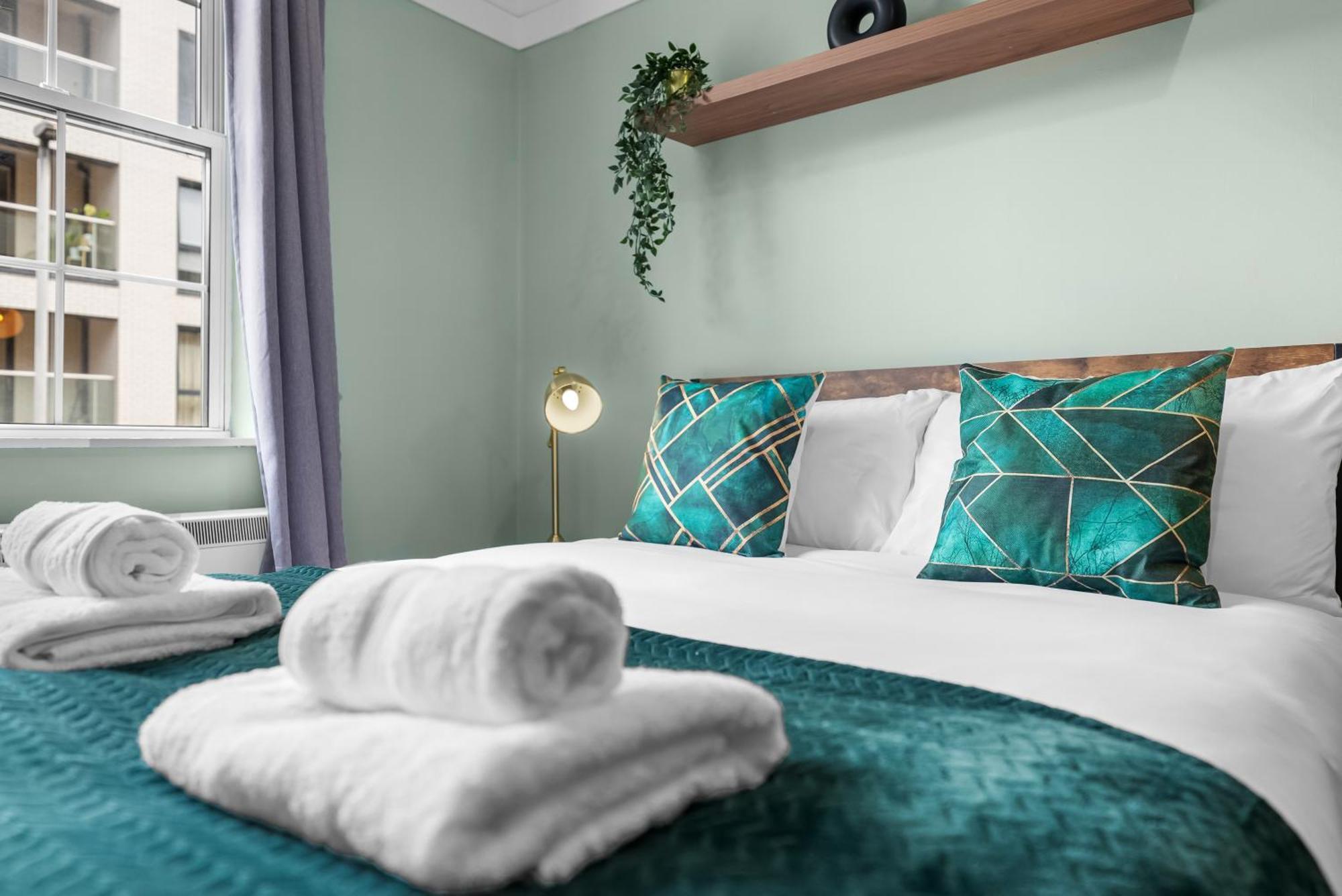 Chic 2 Bedroom Apartment Near Liverpool Street By Gold Stays ลอนดอน ภายนอก รูปภาพ