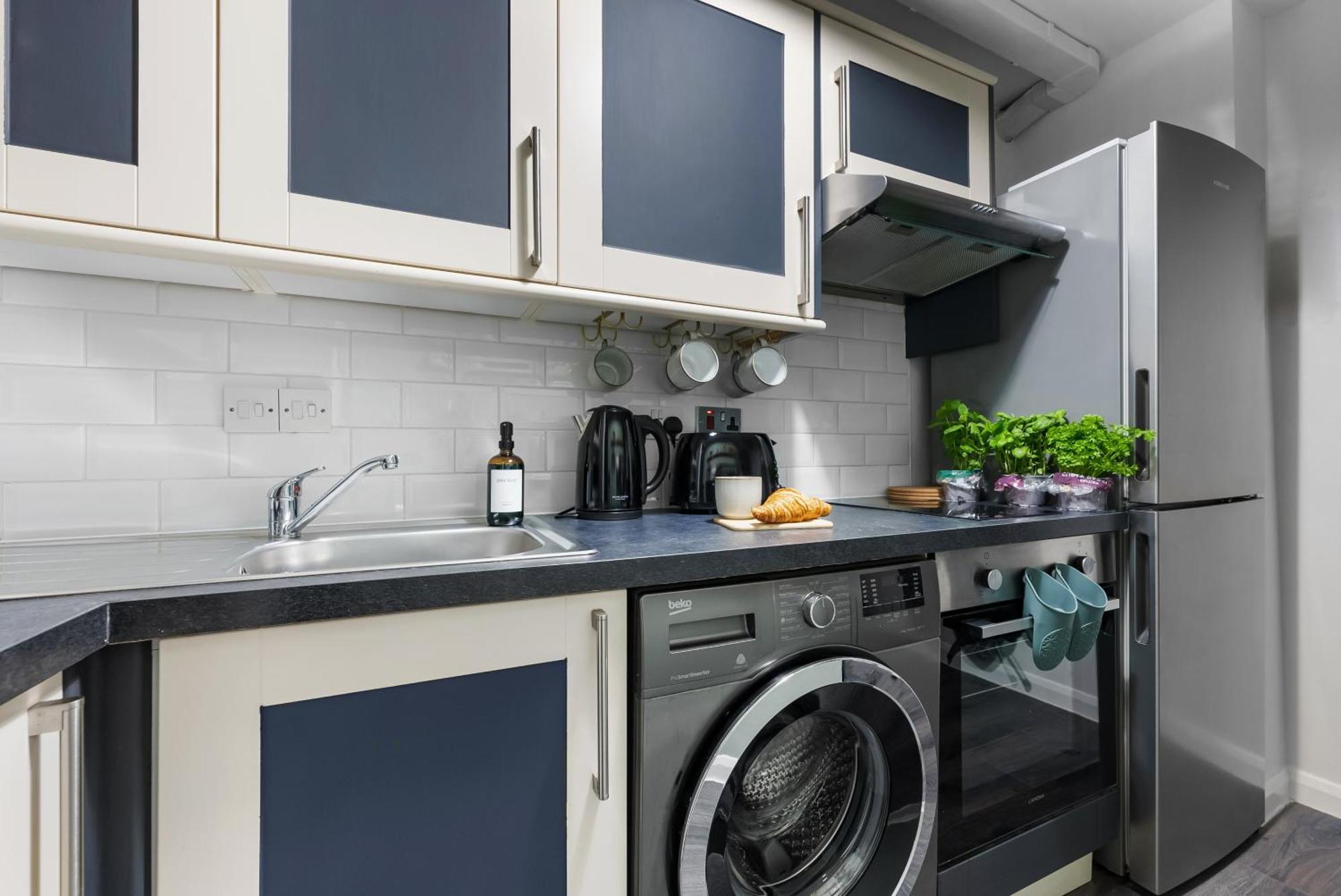 Chic 2 Bedroom Apartment Near Liverpool Street By Gold Stays ลอนดอน ภายนอก รูปภาพ